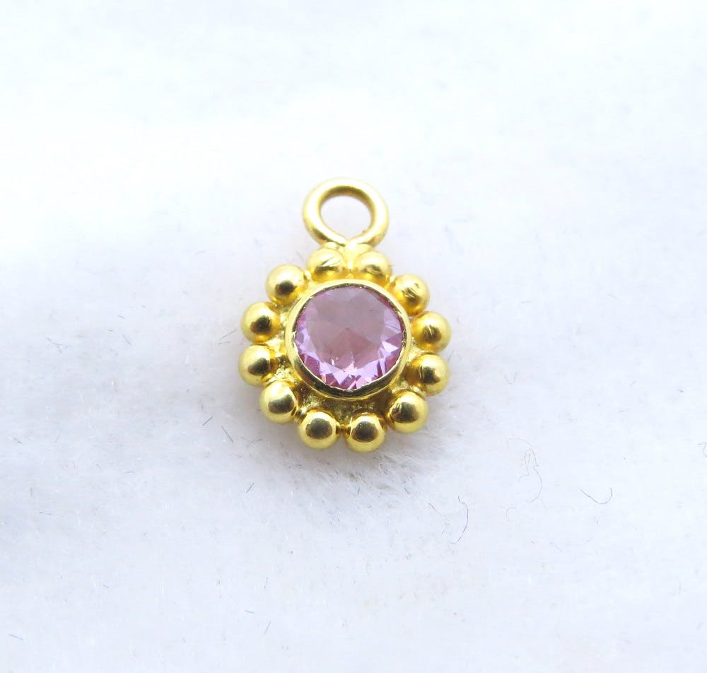 product-detail-handmade-gorgeous-18k-solid-gold-charm
