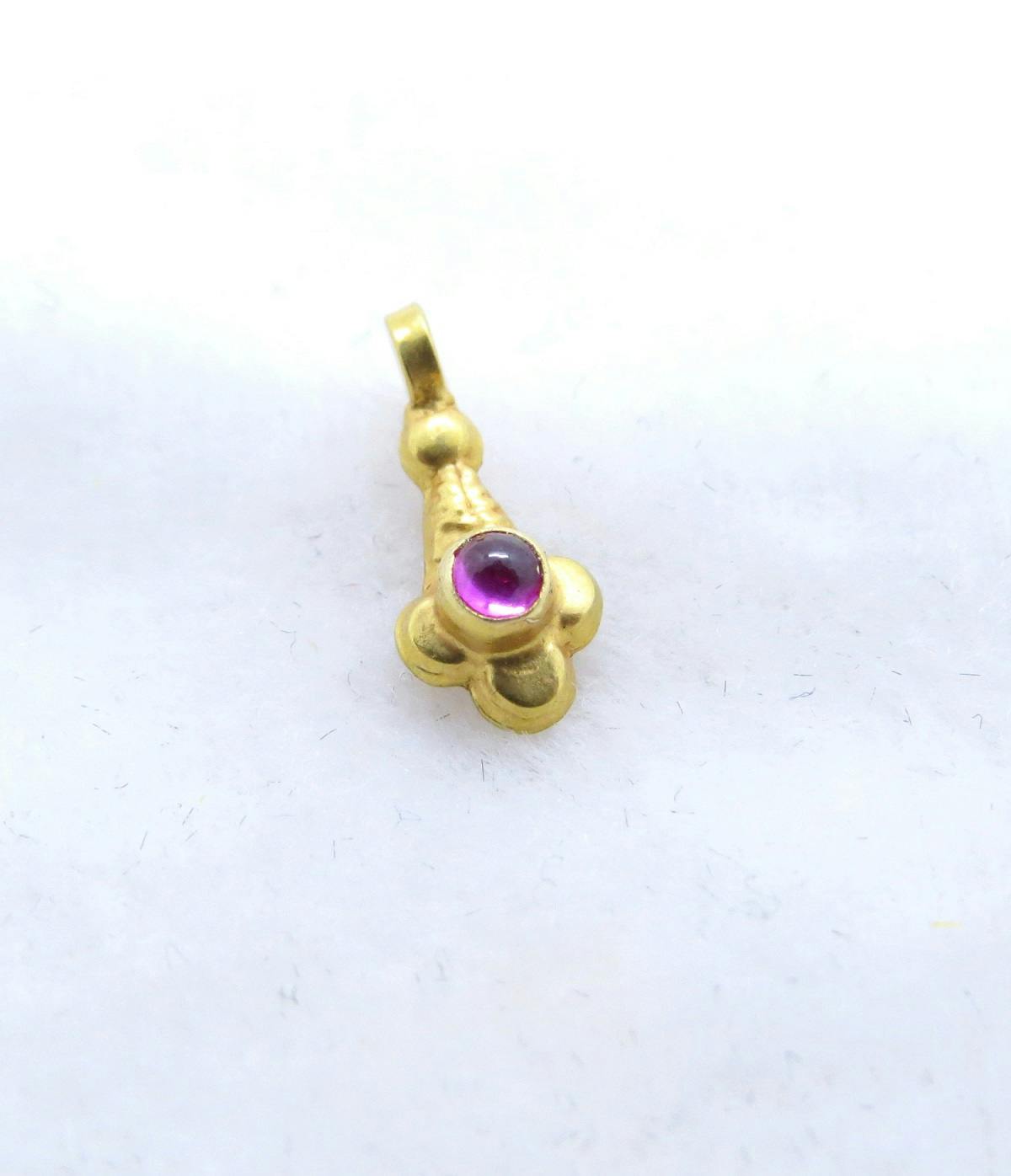 product-detail-handmade-18k-solid-gold-charm-2