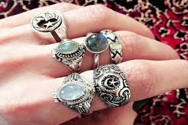 https://www.bigindia.com/storage//uploads/products/1739207305.jpg