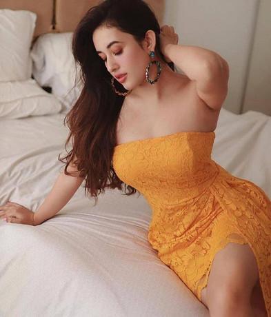 No.1 Call Girls in Sector-55 gurugram Delh⪁729102165⪄5i ⫼💕 At Rakshita Delhi Call Girl agency...✅
